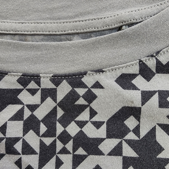 Uniqlo SPRZ NY MoMA Collection Graphic Tee in Gray Size XS - Picture 3 of 8